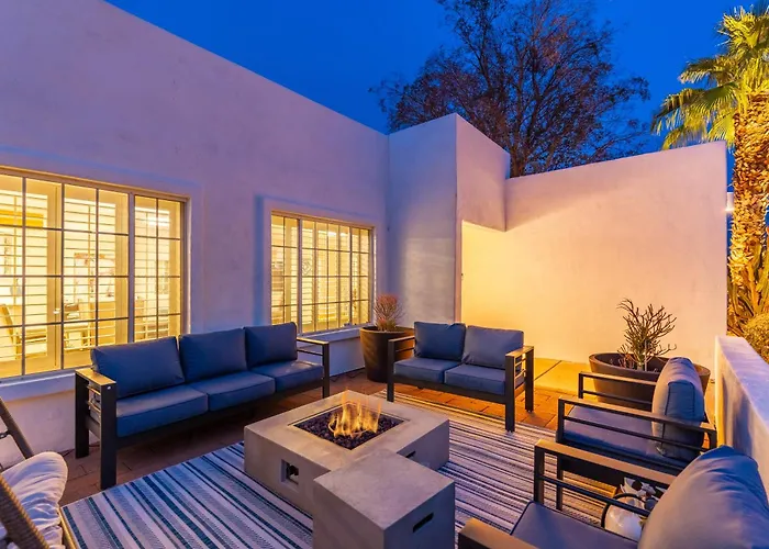 Luxury Desert Oasissport Courttheatergolf Holiday home